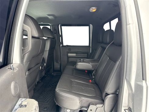 Used 2011 Ford F250 Lariat w/ Lariat Interior Pkg image 11