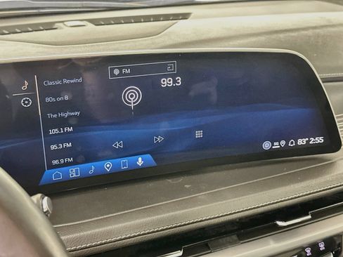 Used 2024 Cadillac XT4 Premium Luxury w/ Technology Package AWD/4WD image 16