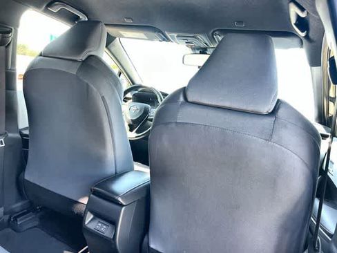 Used 2024 Toyota Corolla SE image 13