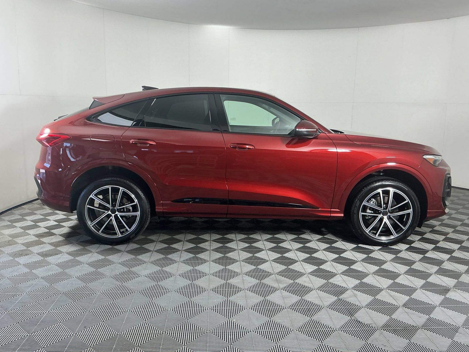 New 2026 Audi Q5 Premium Plus AWD/4WD image 10