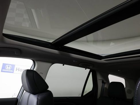 New 2025 Honda Pilot Touring image 23