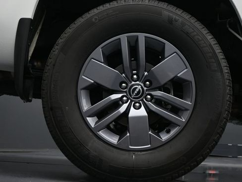 Certified 2025 Nissan Frontier SV AWD/4WD image 12