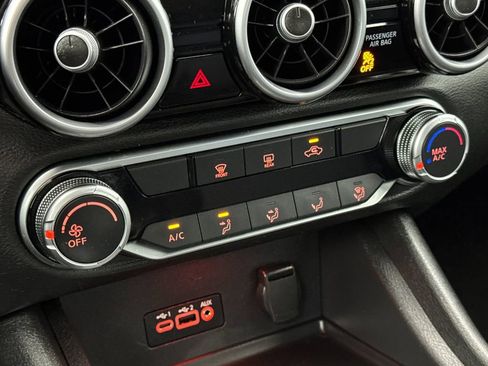 Used 2023 Nissan Sentra SV image 18