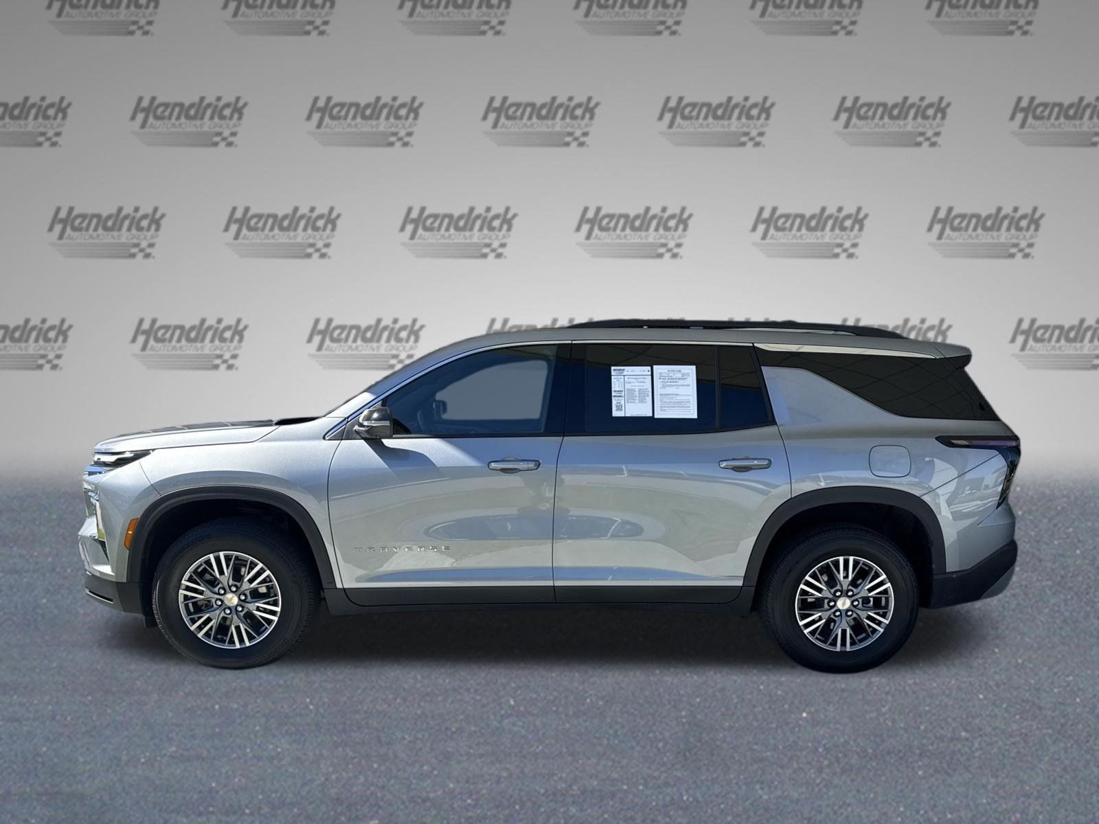 Used 2026 Chevrolet Traverse LT w/ Driver Confidence Package FWD image 7