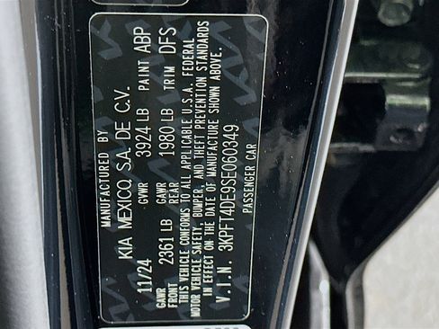 Used 2025 Kia K4 LXS image 12