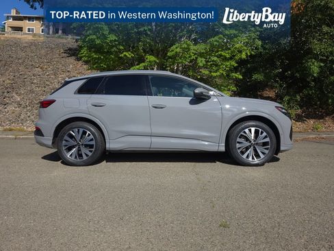 Used 2023 Audi Q4 e-tron Premium Plus w/ Premium Plus RWD image 4