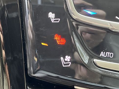 Used 2020 Cadillac Escalade Luxury image 31