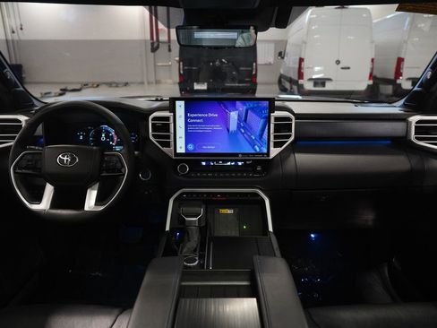 Used 2024 Toyota Sequoia Platinum image 16