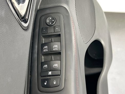 Used 2022 Dodge Durango R/T w/ Blacktop Package AWD/4WD image 18