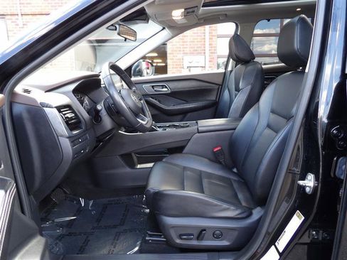 Used 2021 Nissan Rogue SV w/ Premium Package image 10