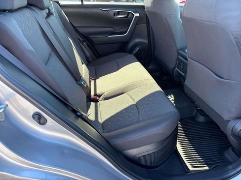 Used 2022 Toyota RAV4 XLE image 11