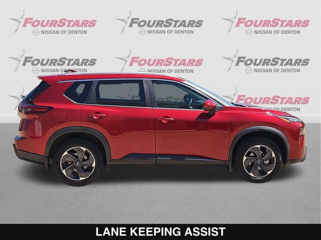Used 2024 Nissan Rogue SV w/ SV Premium Package FWD image 3