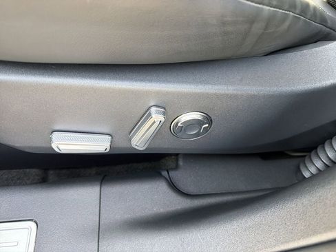 Used 2024 Lincoln Nautilus Reserve image 15