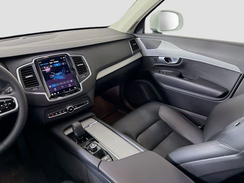 Used 2024 Volvo XC90 B5 Core w/ Protection Package Premier image 27