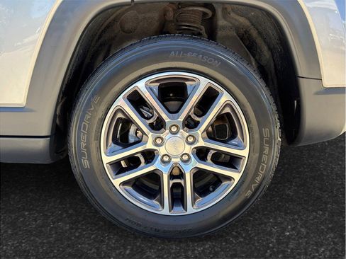 Used 2018 Jeep Compass Latitude w/ Popular Equipment Group image 13