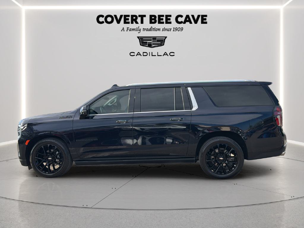 Used 2023 Chevrolet Suburban High Country w/ LPO, Illumination Package AWD/4WD image 4