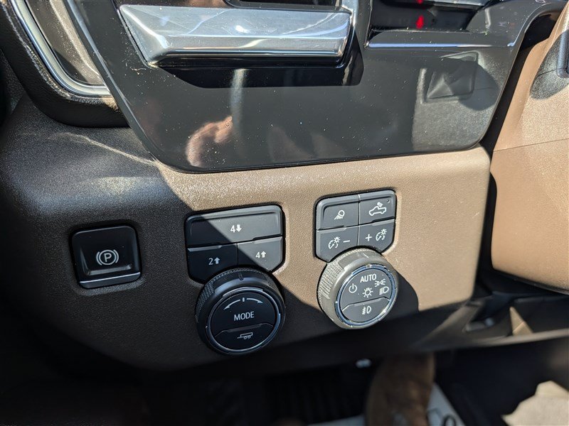 Used 2025 Chevrolet Silverado 2500 LT w/ All Star Edition AWD/4WD image 27