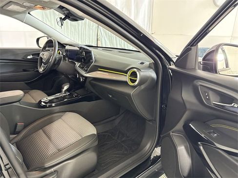 Used 2024 Chevrolet Trax LT w/ Driver Confidence Package image 36