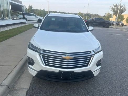 Used 2022 Chevrolet Traverse Premier AWD/4WD image 3