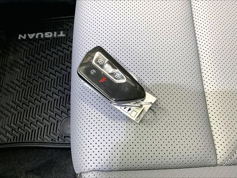 New 2026 Volkswagen Tiguan SE image 33