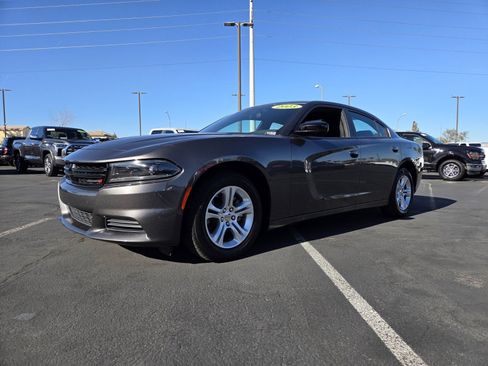 Used 2023 Dodge Charger SXT image 2