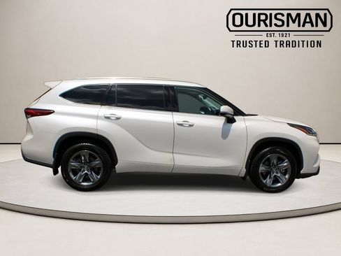 Used 2021 Toyota Highlander Platinum AWD/4WD image 9