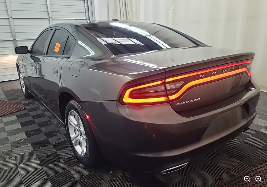 Used 2020 Dodge Charger SXT RWD image 4