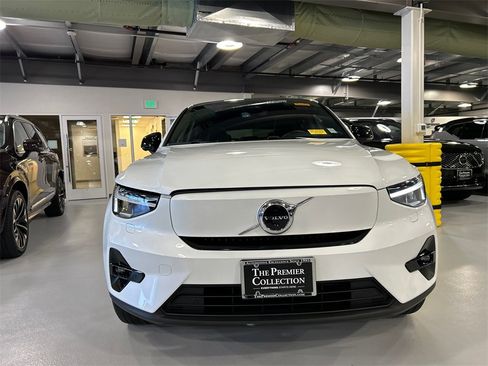 Certified 2023 Volvo C40 P8 Recharge Plus w/ Climate Package image 6