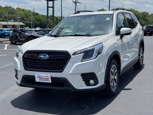Used 2023 Subaru Forester Premium AWD/4WD image 8