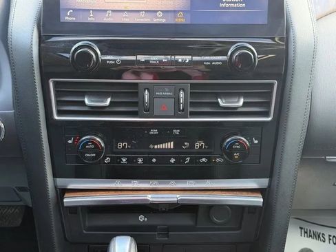 Used 2023 Nissan Armada SL w/ Captain's Chairs Package image 22