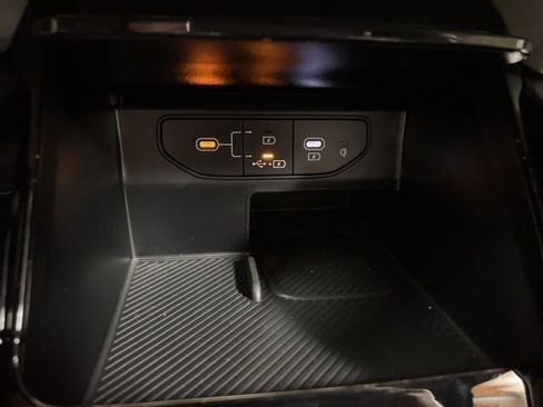 Used 2025 Kia Sorento SX Prestige image 33