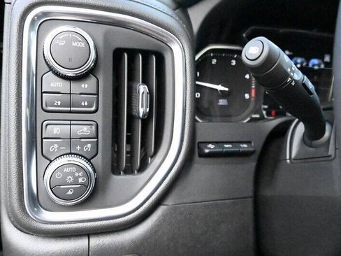 Used 2022 GMC Sierra 3500 Denali w/ Denali Ultimate Package AWD/4WD image 29