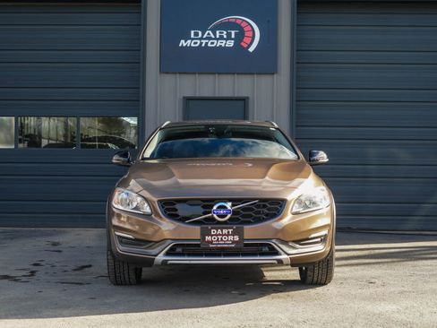 Used 2016 Volvo V60 T5 Cross Country w/ Protection Package image 2