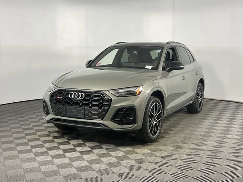 Used 2024 Audi SQ5 Premium Plus w/ Premium Plus Package image 3