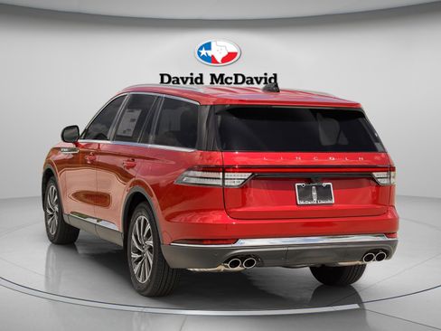 Used 2026 Lincoln Aviator 2WD image 4
