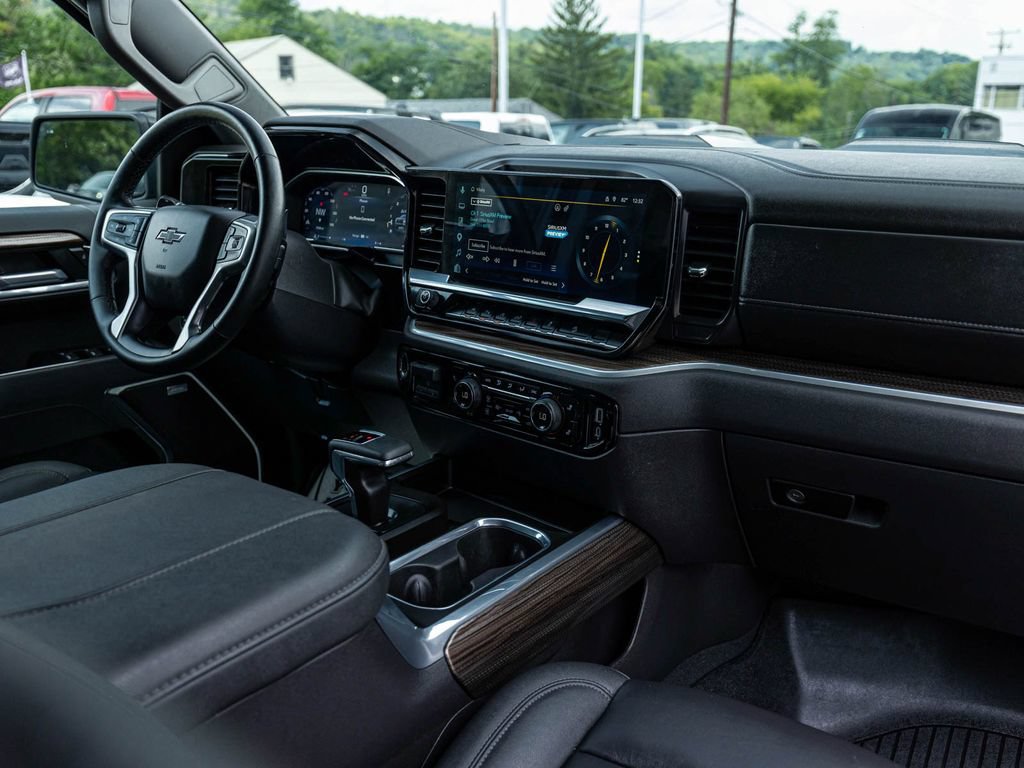 Used 2026 Chevrolet Silverado 1500 LT Trail Boss w/ LT Trail Boss Premium Package AWD/4WD image 34