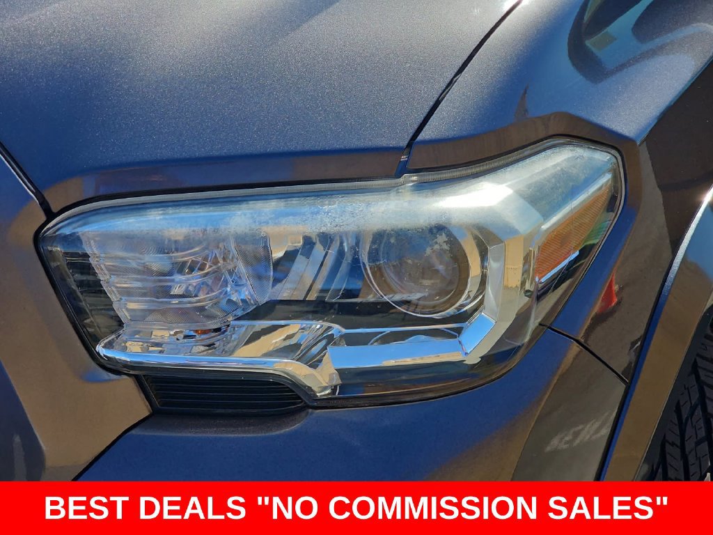 Used 2017 Toyota Tacoma SR5 w/ Tow Package RWD image 31