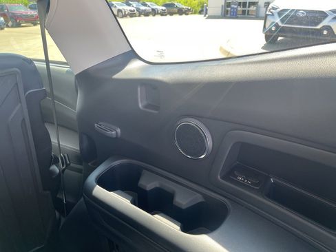 Used 2025 Subaru Ascent Touring image 11