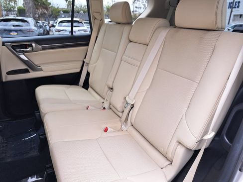 Used 2023 Lexus GX 460 Premium w/ Premium Package AWD/4WD image 13