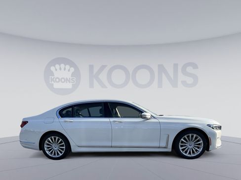 Used 2022 BMW 740i xDrive w/ Premium Package image 8