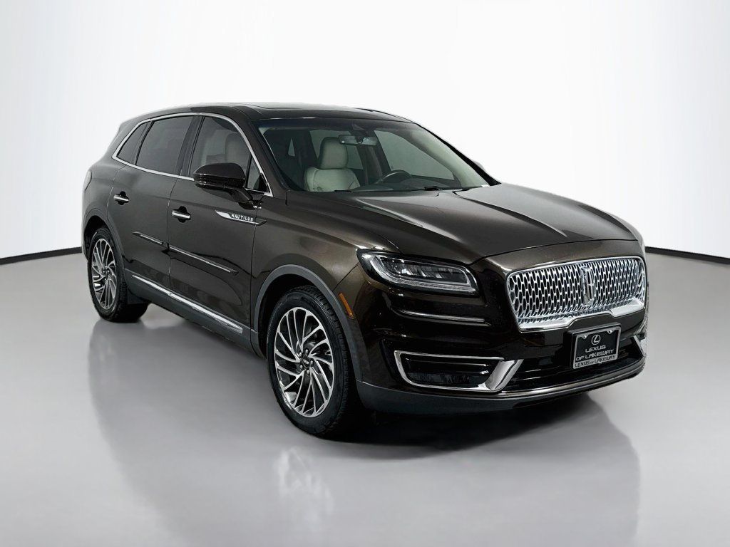 Used 2019 Lincoln Nautilus Reserve FWD image 3