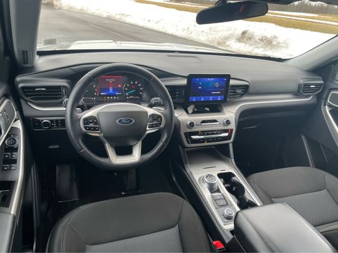 Used 2023 Ford Explorer XLT w/ Class IV Trailer Tow Package image 16