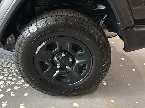 Used 2025 Jeep Wrangler Sport image 6