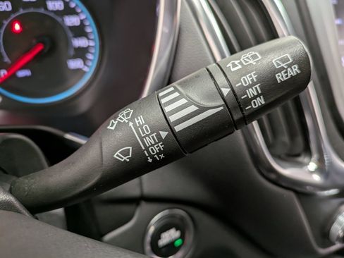 Used 2021 Chevrolet Equinox LT image 19