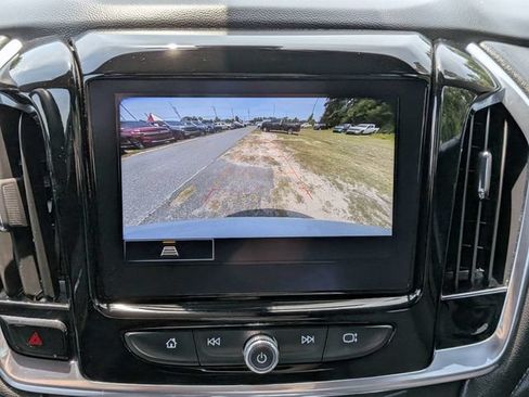 Used 2023 Chevrolet Traverse LT FWD image 31