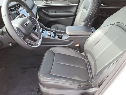 New 2025 Jeep Grand Cherokee L Limited w/ Luxury Tech Group II image 17