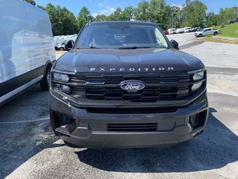 New 2025 Ford Expedition Active image 8
