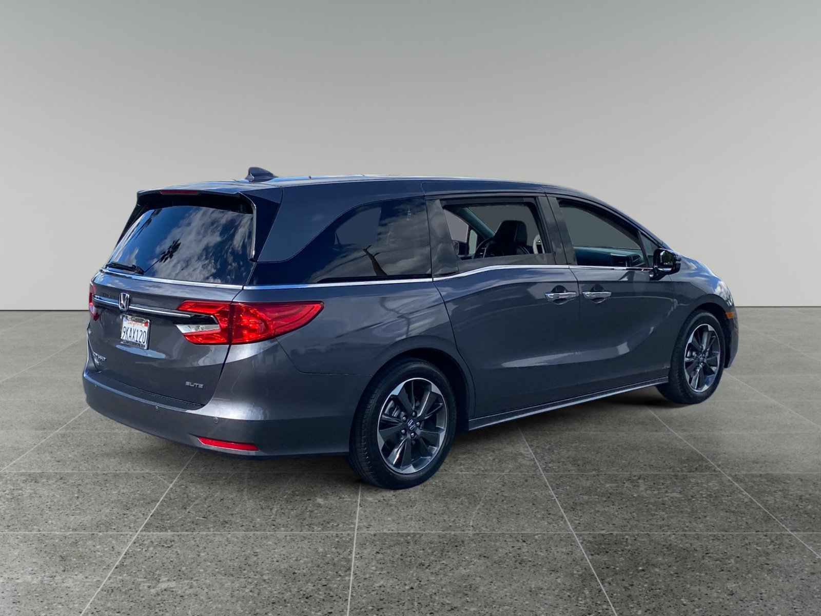 Used 2024 Honda Odyssey Elite image 5