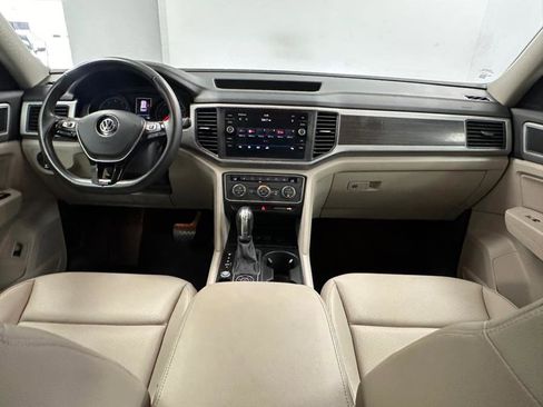 Used 2019 Volkswagen Atlas SE w/ Panoramic Sunroof Package image 27