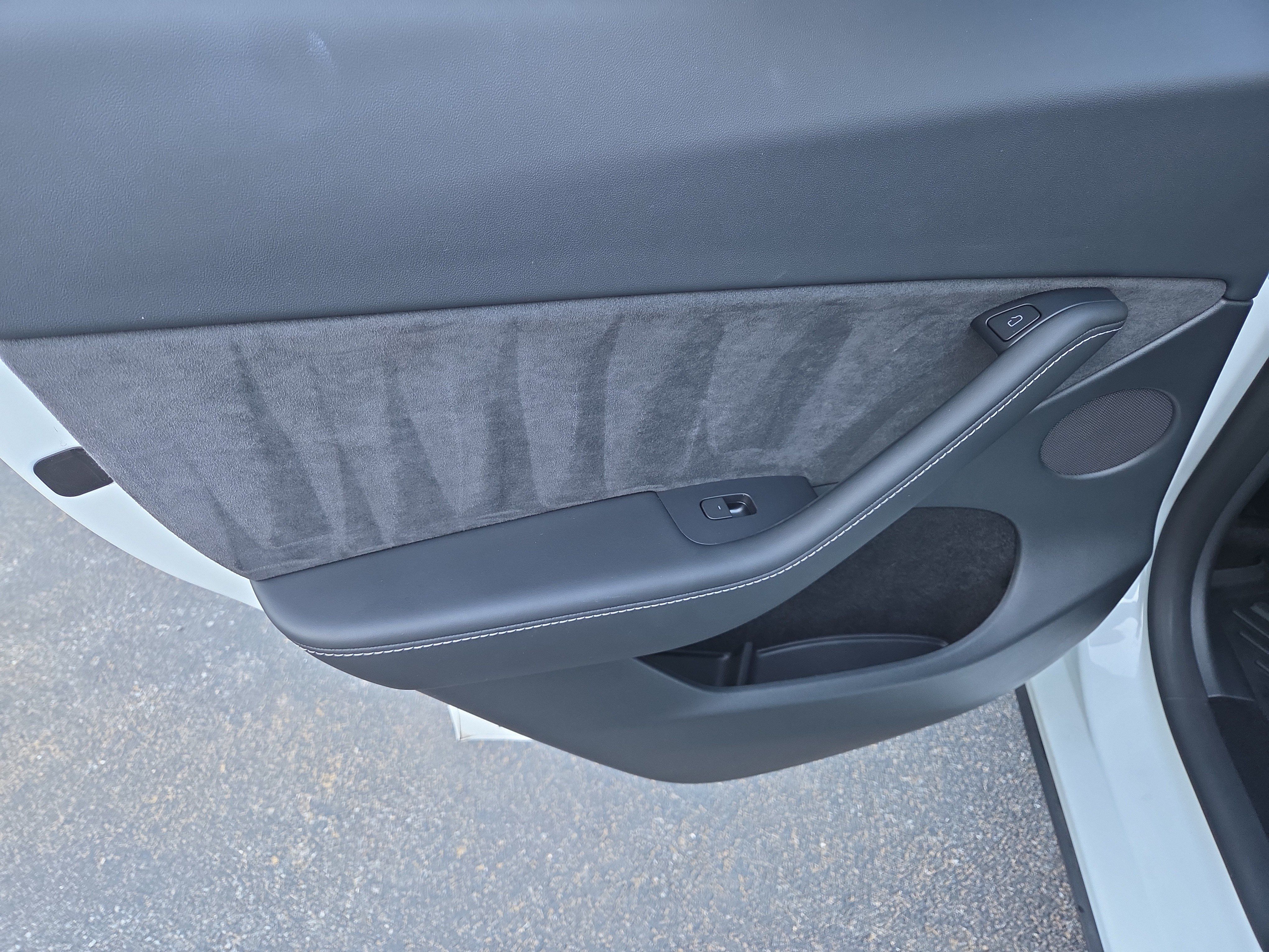 Used 2023 Tesla Model Y AWD image 22